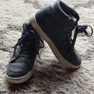 Boys size 3 high top sneakers